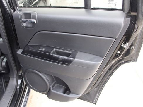 Used 2016 Jeep Compass Sport w/ Power Value Group image 19