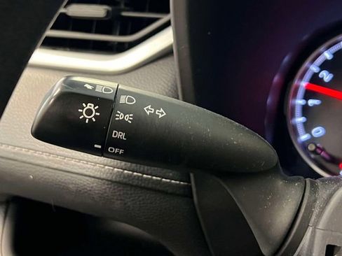 Used 2021 Toyota RAV4 LE AWD/4WD image 22