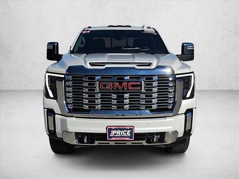 Used 2024 GMC Sierra 3500 Denali w/ Denali Reserve Package image 2
