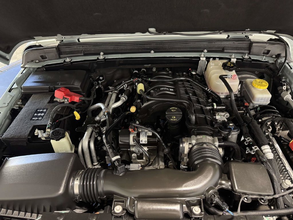 Used 2023 Jeep Wrangler Sport AWD/4WD image 29