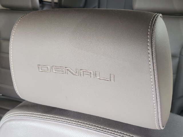 Used 2020 GMC Yukon Denali w/ Open Road Package AWD/4WD image 24