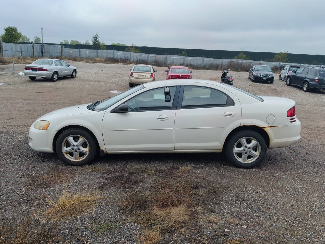 Used 2005 Dodge Stratus SXT FWD image 2