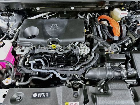 Used 2023 Toyota RAV4 XLE image 19