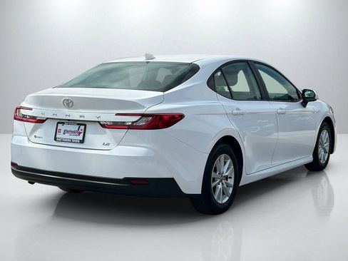 Used 2025 Toyota Camry LE FWD image 5