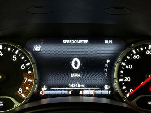 Used 2022 Jeep Renegade Trailhawk image 9