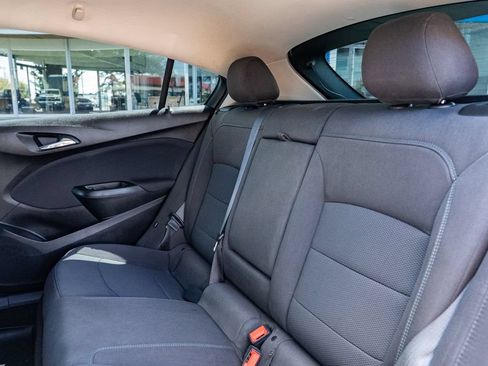 Used 2018 Chevrolet Cruze LT w/ Convenience Package FWD image 24