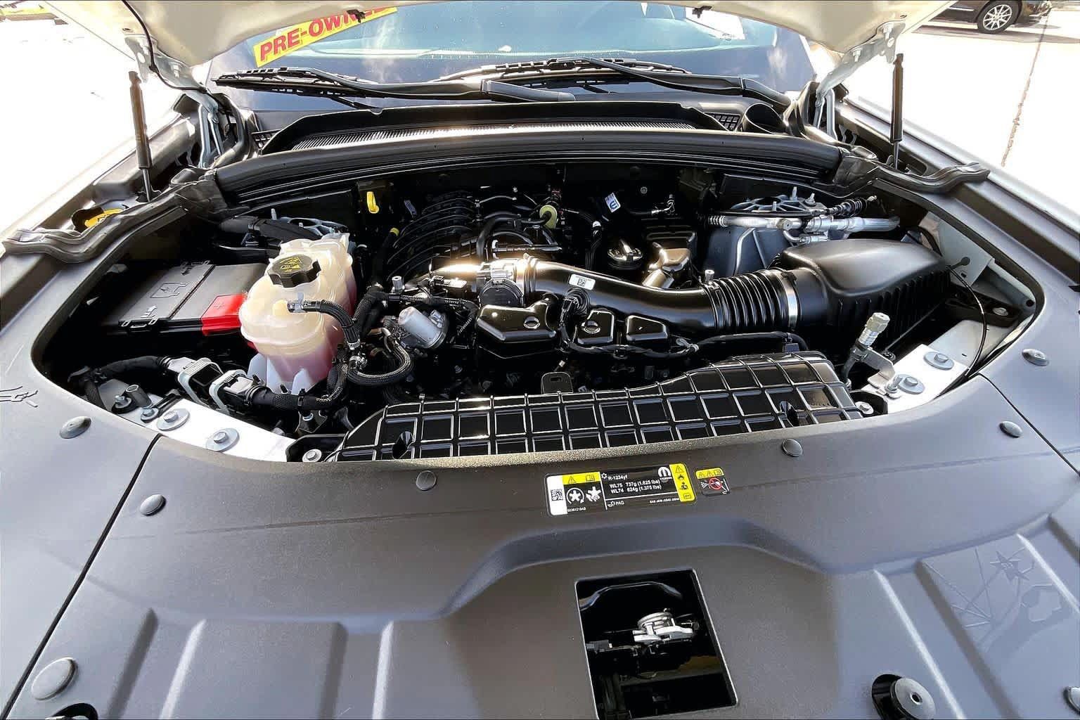Used 2024 Jeep Grand Cherokee L Laredo RWD image 29