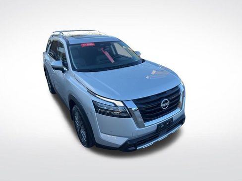 Certified 2025 Nissan Pathfinder SL w/ SL Premium Package image 40