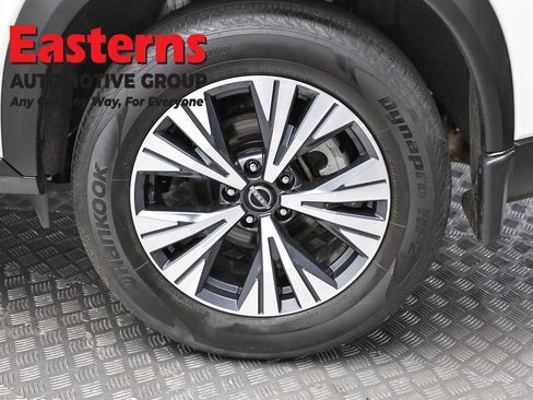 Used 2023 Nissan Rogue SV AWD/4WD image 8