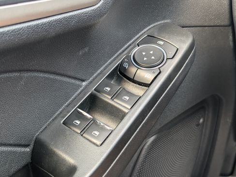 Used 2022 Ford Escape SE FWD image 22