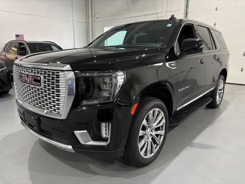 Used 2024 GMC Yukon Denali w/ Advanced Technology Package AWD/4WD image 3