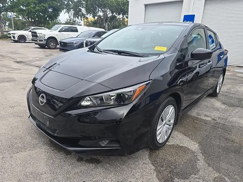 Used 2025 Nissan Leaf S FWD image 2