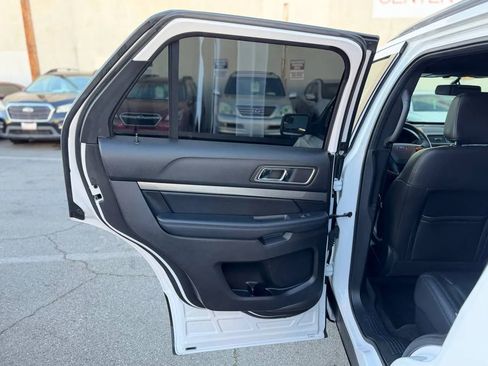 Used 2018 Ford Explorer XLT w/ Equipment Group 202A image 18