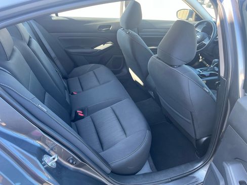 Used 2024 Nissan Altima 2.5 SV image 10