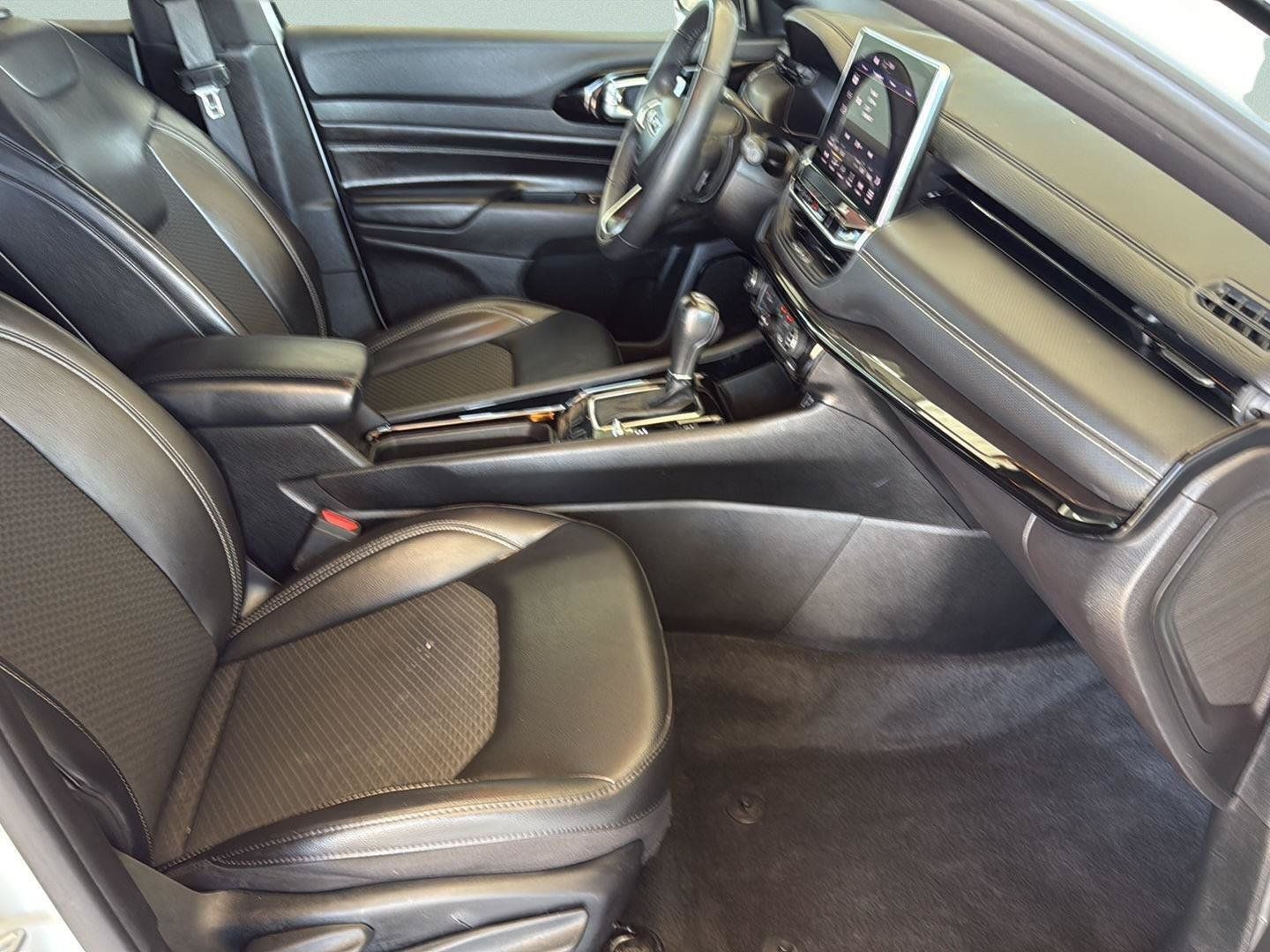 Used 2023 Jeep Compass Latitude AWD/4WD image 23