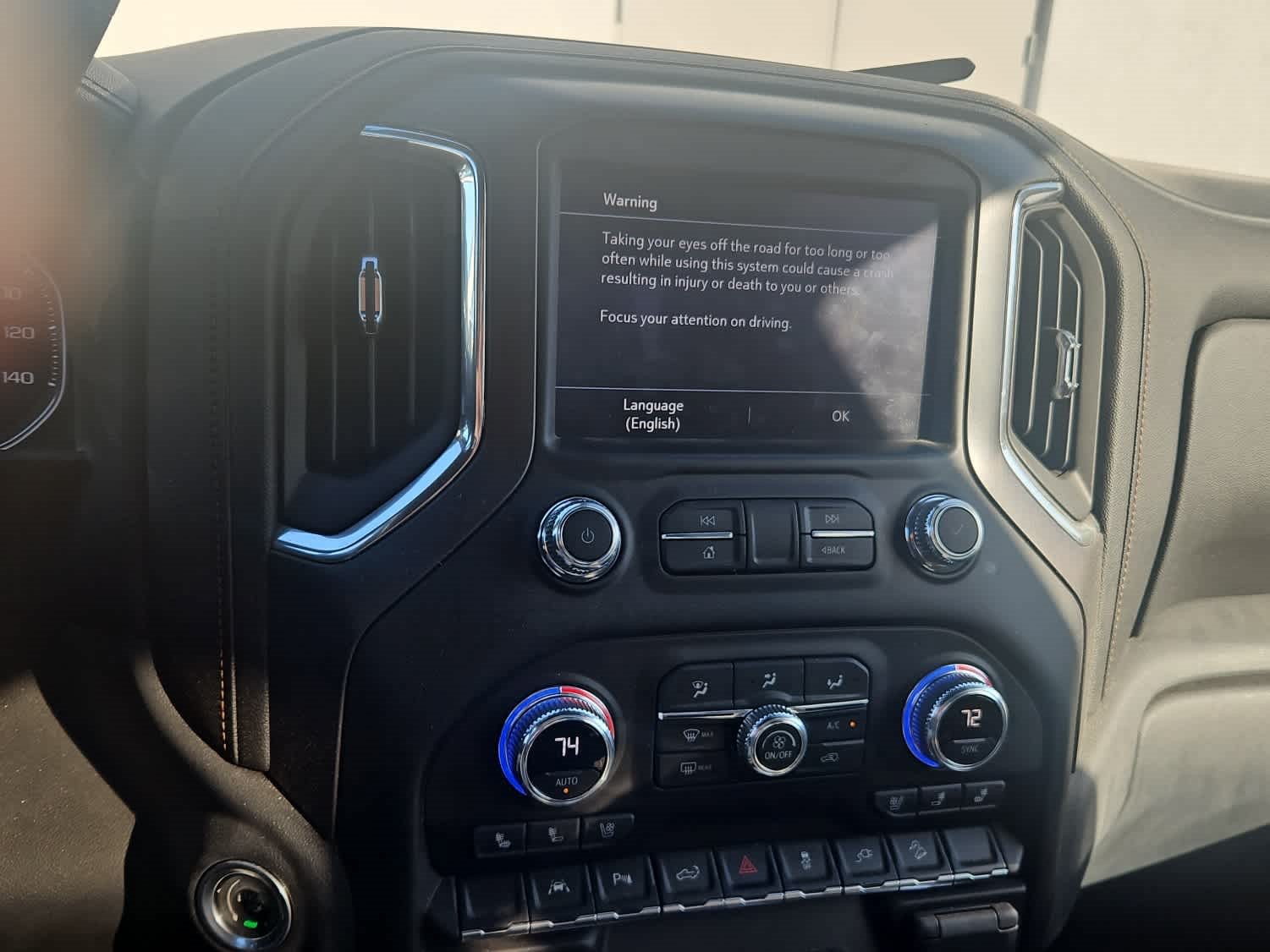 Used 2022 GMC Sierra 1500 AT4 w/ AT4 Preferred Package AWD/4WD image 7