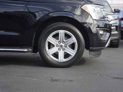 Used 2019 Ford Expedition XLT w/ Equipment Group 202A image 4