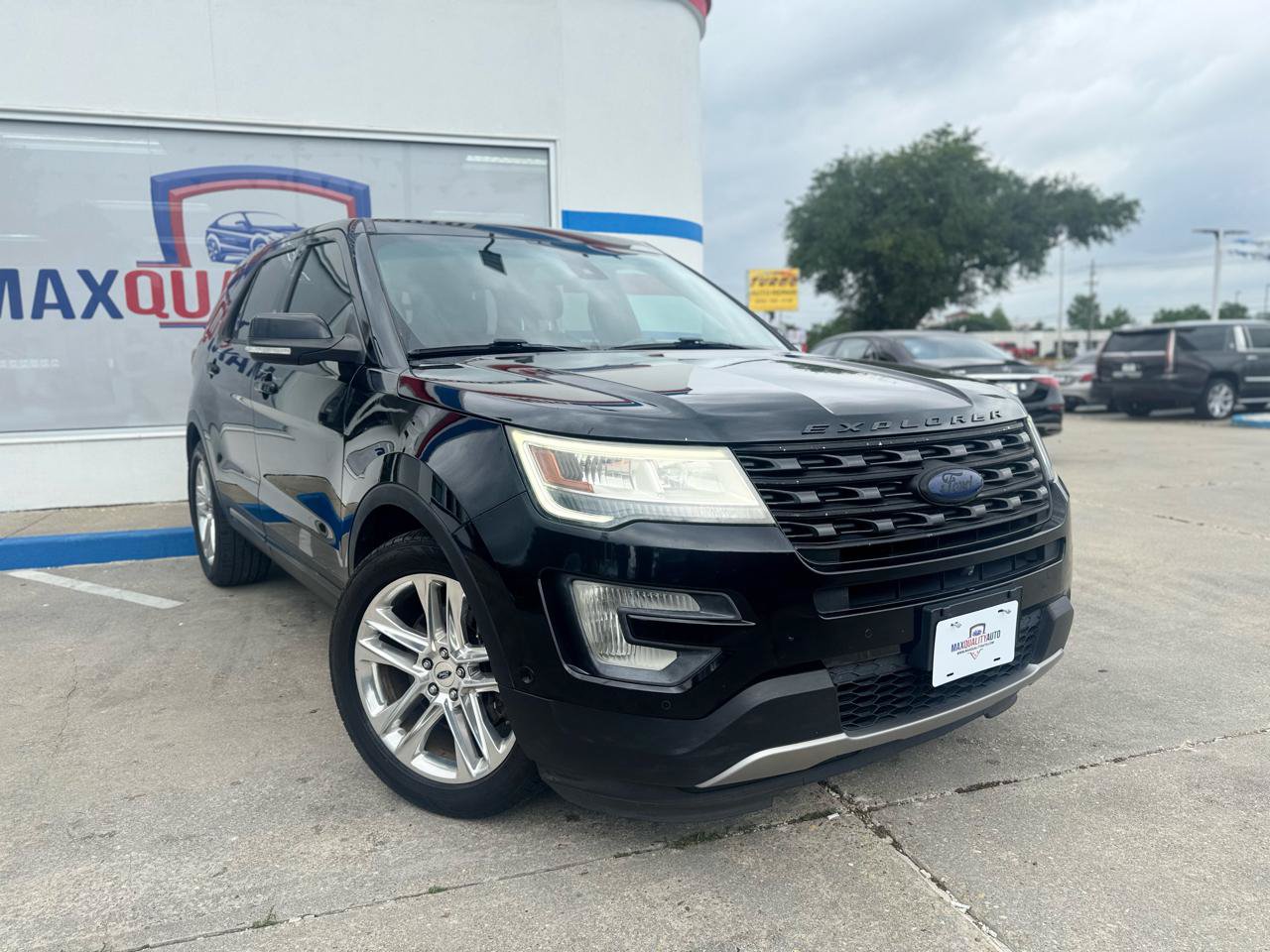 Used 2017 Ford Explorer Limited w/ Equipment Group 301A FWD image 20