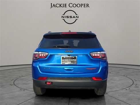 Used 2022 Jeep Compass Trailhawk image 4
