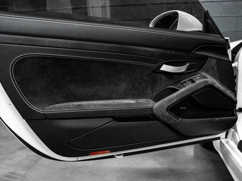 Used 2020 Porsche 718 Boxster Spyder image 16