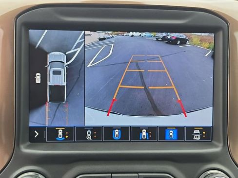 Used 2020 Chevrolet Silverado 1500 High Country w/ Technology Package image 27