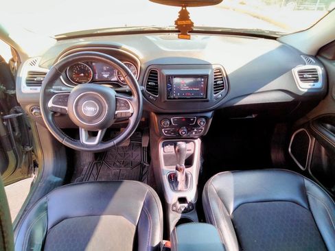 Used 2018 Jeep Compass Latitude w/ Popular Equipment Group FWD image 16