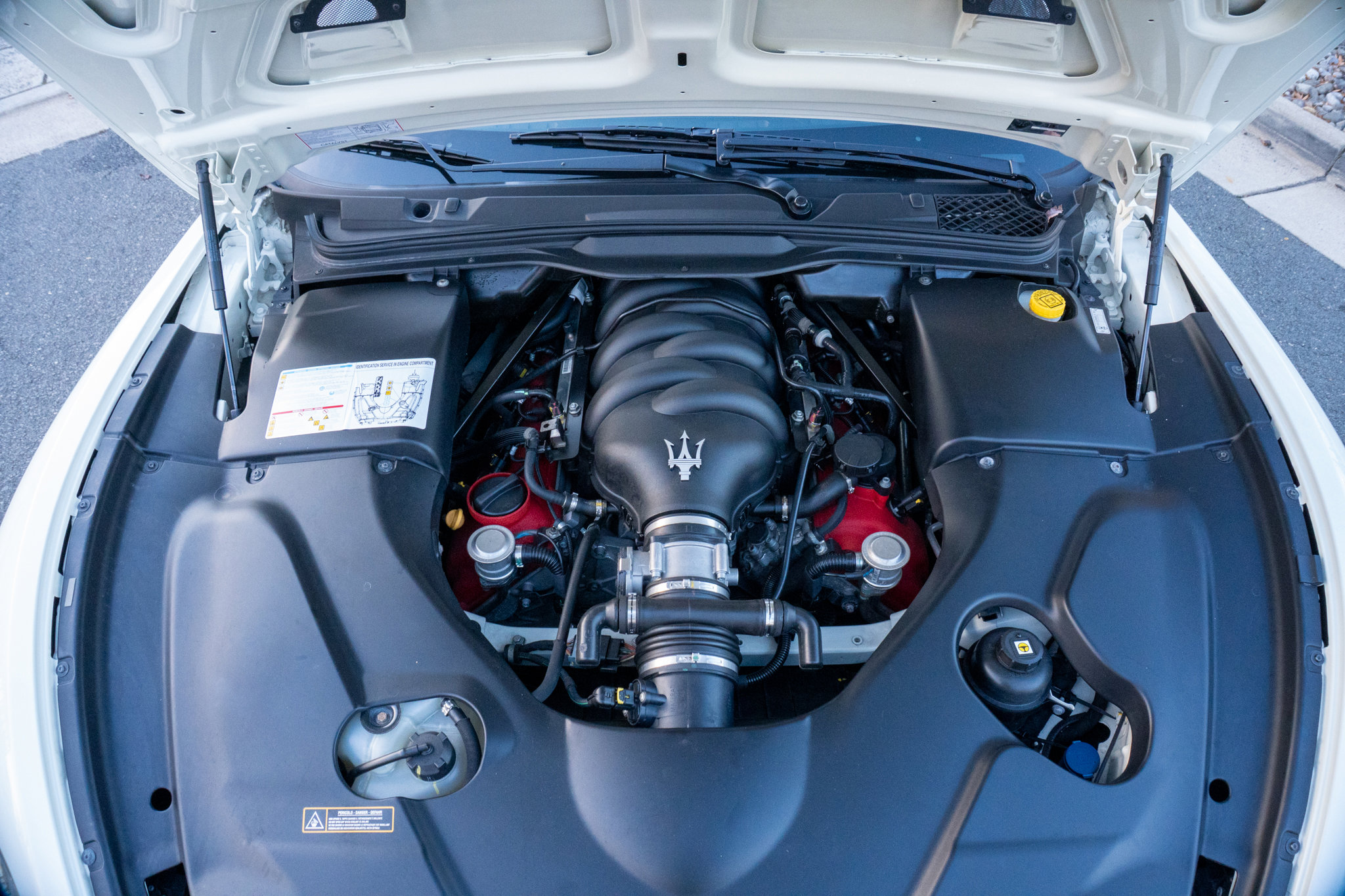 Used 2013 Maserati GranTurismo Sport RWD image 27