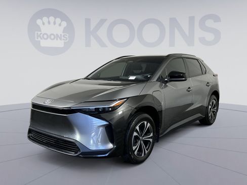 Used 2024 Toyota bZ4X XLE AWD/4WD image 5