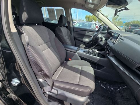 Used 2025 Nissan Rogue SV FWD image 28