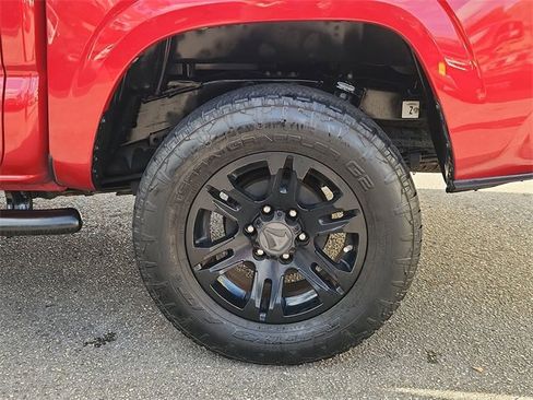 Used 2019 Toyota Tacoma SR5 image 29