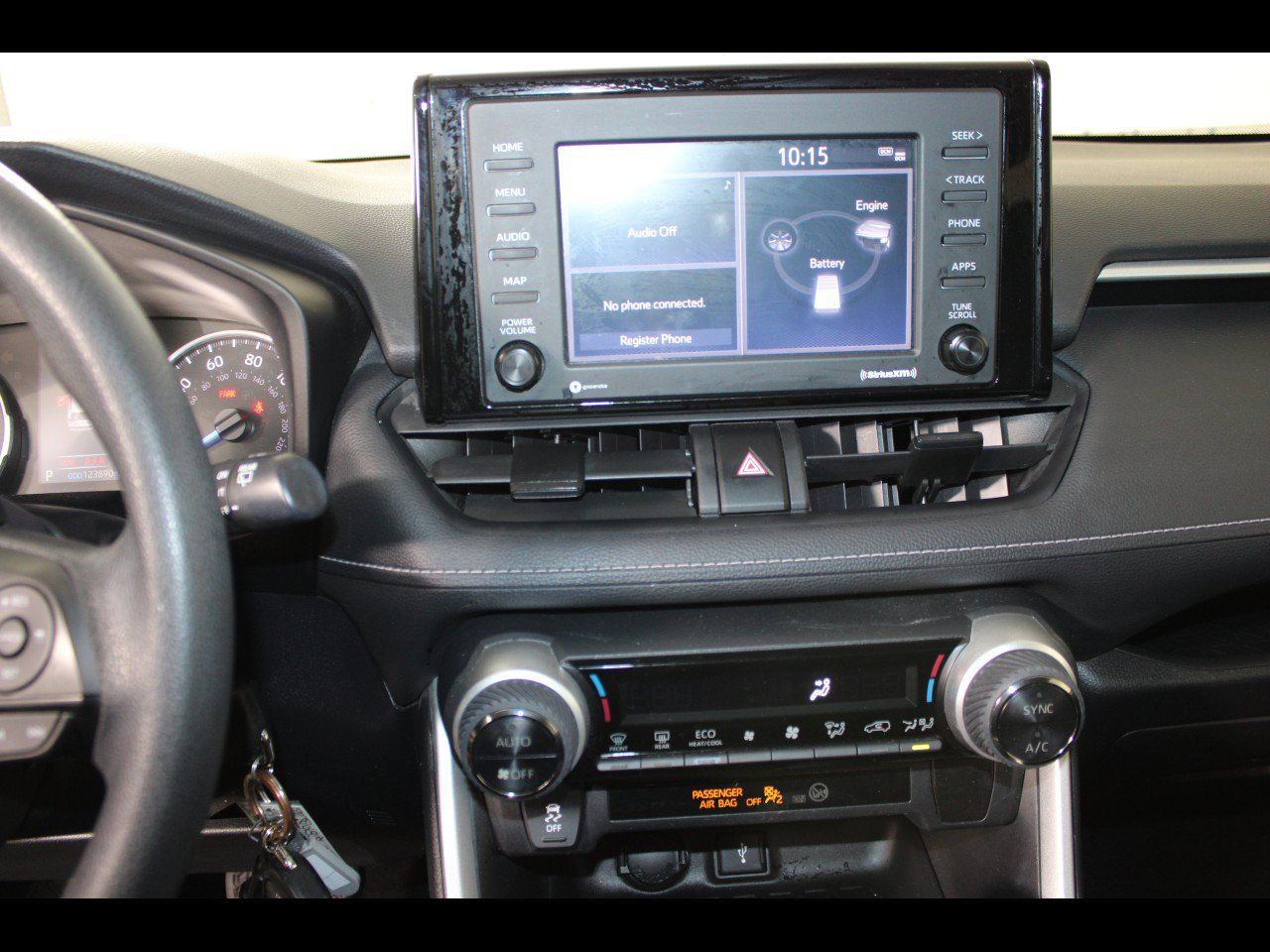 Used 2020 Toyota RAV4 LE w/ Carpet Mat Package AWD/4WD image 23