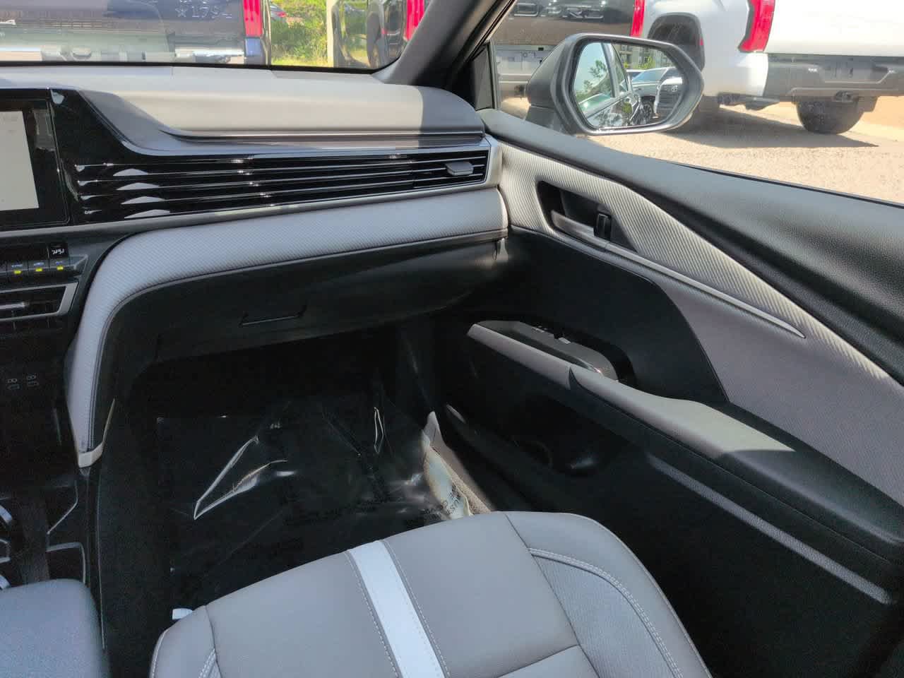 Used 2026 Toyota Camry SE w/ Convenience Package FWD image 16