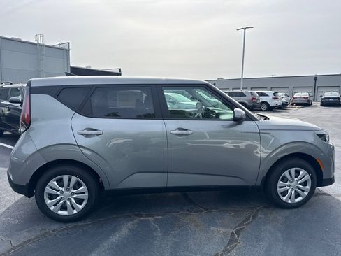 New 2025 Kia Soul LX FWD image 22