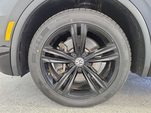 Used 2019 Volkswagen Tiguan SEL Premium R-Line image 9
