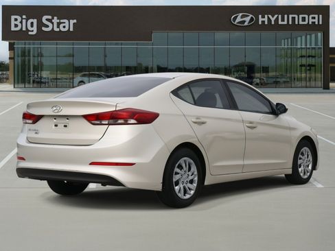 Used 2018 Hyundai Elantra SE image 4