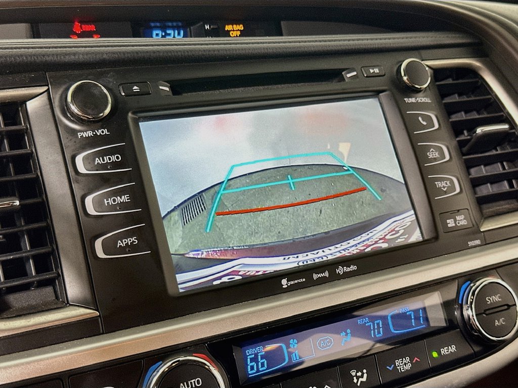 Used 2019 Toyota Highlander XLE FWD image 11