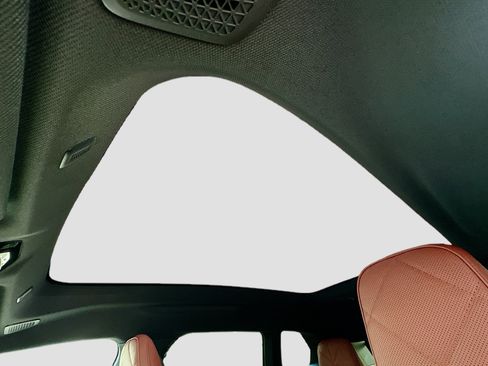 New 2026 BMW iX xDrive60 w/ M Sport Package image 15