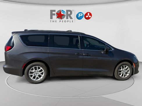 Used 2021 Chrysler Voyager Lxi FWD image 6