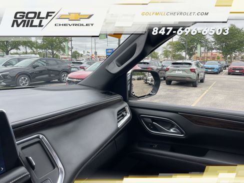 Used 2024 Chevrolet Suburban Premier AWD/4WD image 28