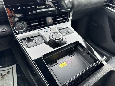 Used 2023 Subaru Solterra AWD image 25