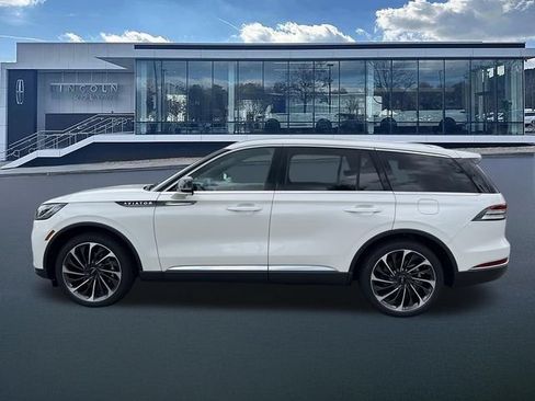 New 2026 Lincoln Aviator Reserve w/ Illumination Package RWD image 4