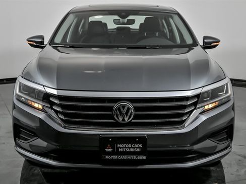 Used 2022 Volkswagen Passat 2.0T SE image 4