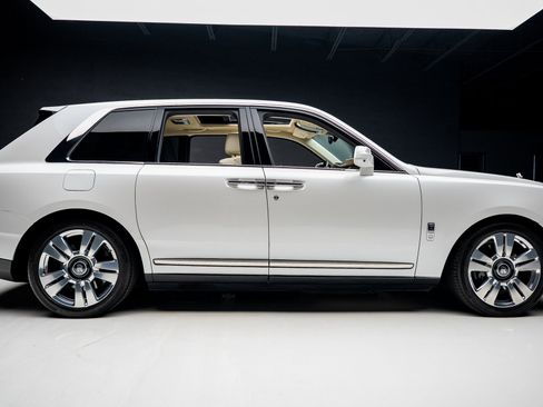 Used 2019 Rolls-Royce Cullinan image 33