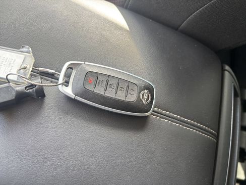 Used 2026 Nissan Pathfinder SV FWD image 21