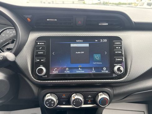 Used 2024 Nissan Kicks SV FWD image 16