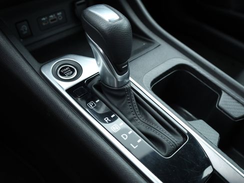 Used 2024 Nissan Sentra SV image 11