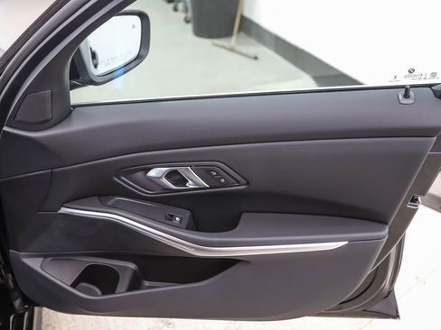 Certified 2025 BMW 330i xDrive Sedan w/ Convenience Package image 26