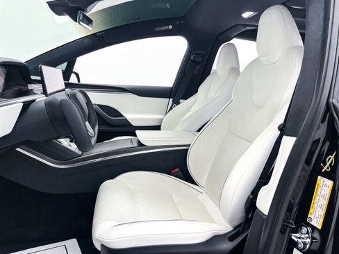 Used 2022 Tesla Model X Plaid image 19