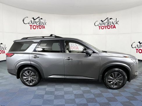 Used 2022 Nissan Pathfinder SV image 9