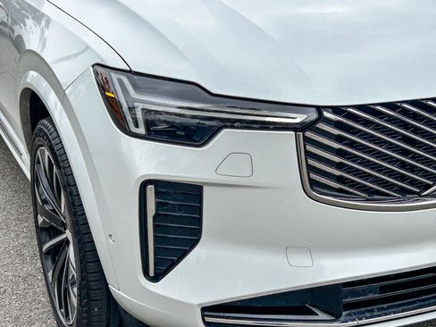 Used 2025 Volvo XC90 B6 Plus AWD/4WD image 4